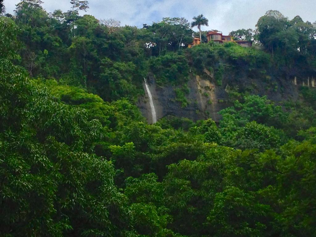 Montezuma Heights Hotel Bagian luar foto